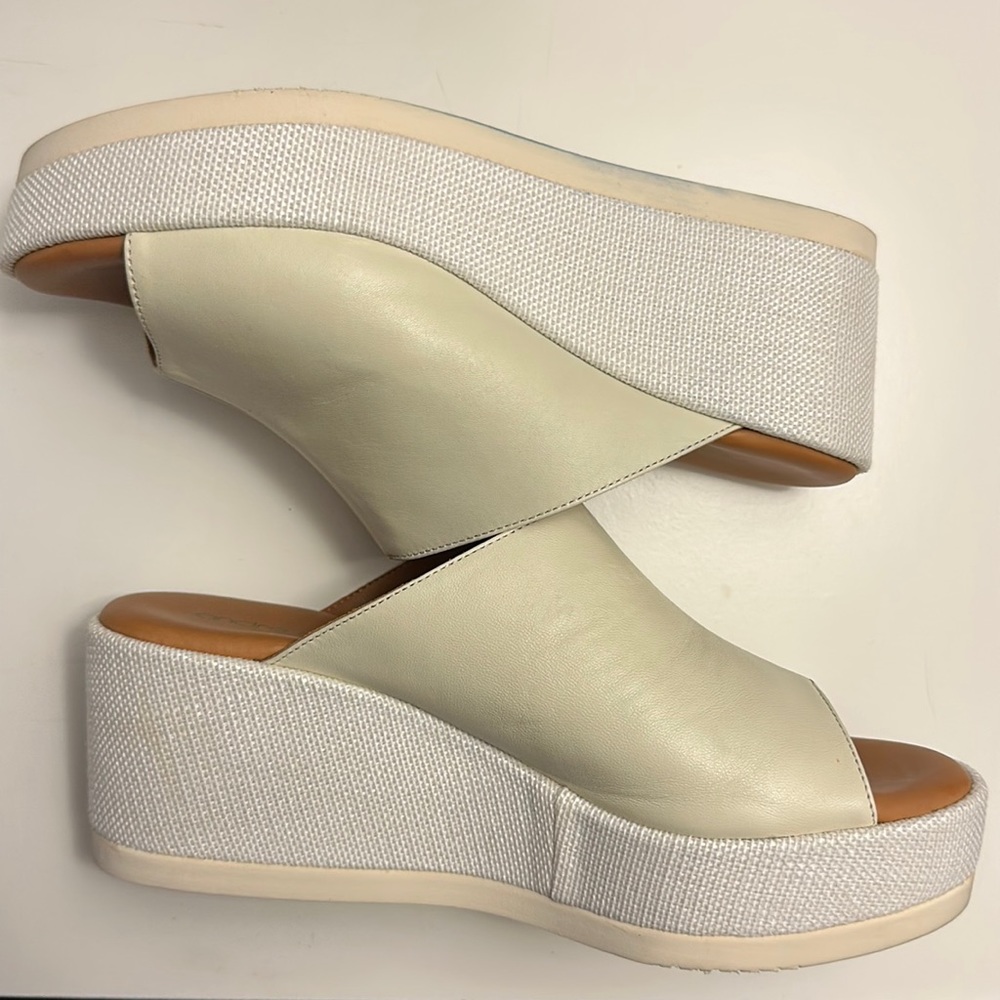 Andre Assous Clara Platform wedge heel size 39